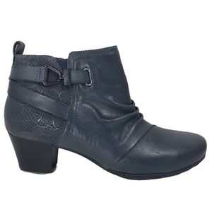 EARTH Brand Leather Calgary Halifax Heel Zip Ankle Boots Sz 8